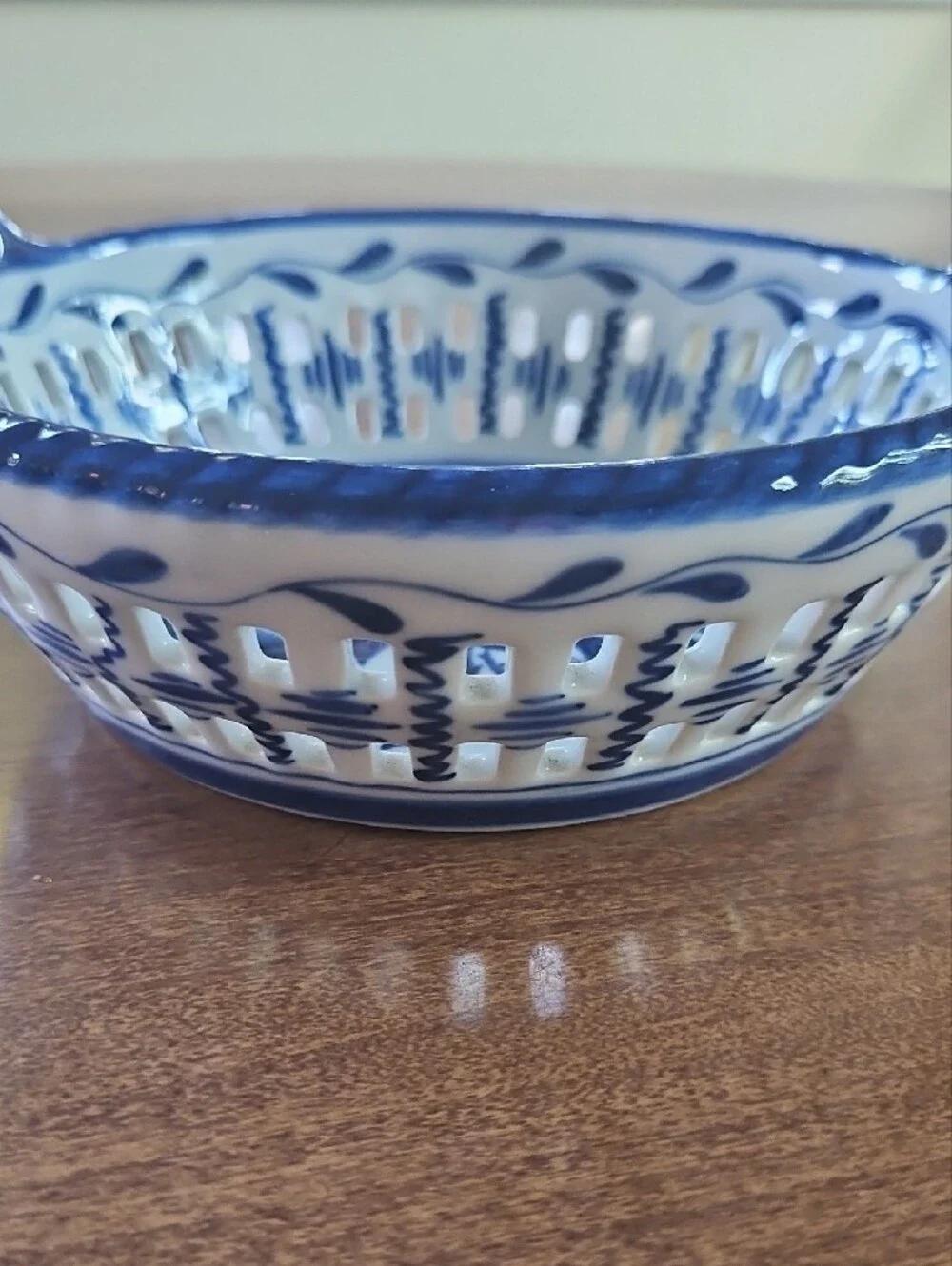 Vintage Blue & White Reticulated Porcelain Basket Bowl Made in Thailand 7.5